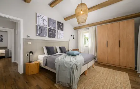 Location Maison 8 personnes à Tinjan - Photo 32