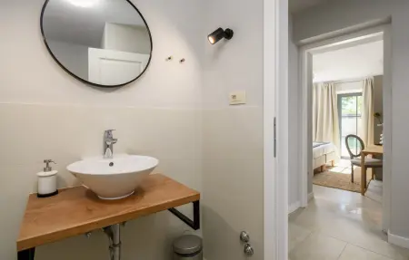 Location Maison 8 personnes à Tinjan - Photo 39