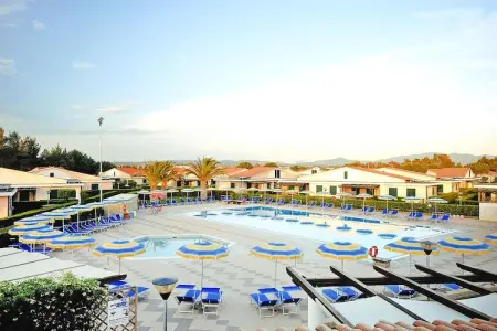 Appartement à Cecina Mare, Ferienanlage La Cecinella Villaggio Turistico Cecina Mare Typ Trilo D Villette piano terra-giardino - L879394