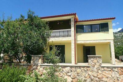 Holiday flat Adriana Starigrad-PaklenicaSD-163 - 4 Pers, Appartement 4 personnes à Seline CDN051024-DYA