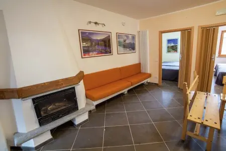 Chalet Antey Grande Diciotto, Le chalet se trouve dans un quartier calme et ensoleillée de Antey Saint-André. - Photo 6