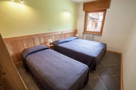 Chalet Antey Grande Diciotto, Le chalet se trouve dans un quartier calme et ensoleillée de Antey Saint-André. - Photo 16