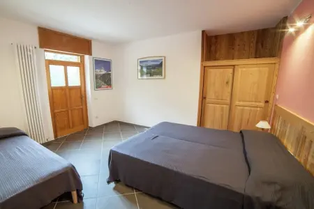 Chalet Antey Grande Diciotto, Le chalet se trouve dans un quartier calme et ensoleillée de Antey Saint-André. - Photo 17