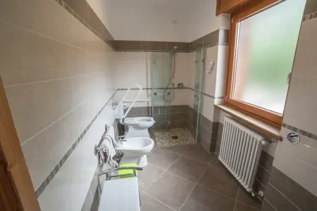 Chalet Antey Grande Diciotto, Le chalet se trouve dans un quartier calme et ensoleillée de Antey Saint-André. - Photo 26