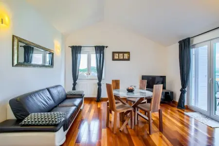 Apartment Nikola, Belle maison avec piscine et jacuzzi. Vue sur la mer ! - Photo 10