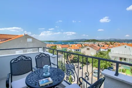 Apartment Nikola, Belle maison avec piscine et jacuzzi. Vue sur la mer ! - Photo 17