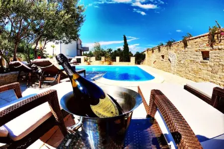 Apartment Nikola, Belle maison avec piscine et jacuzzi. Vue sur la mer ! - Photo 37