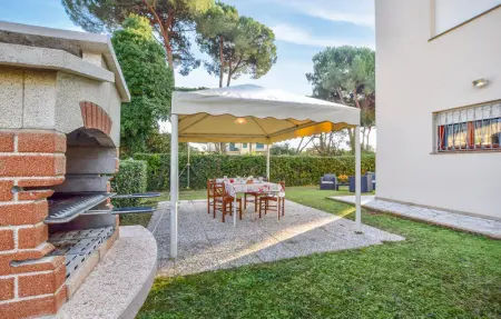 Location Appartement 4 personnes à Lido di Camaiore - Photo 1