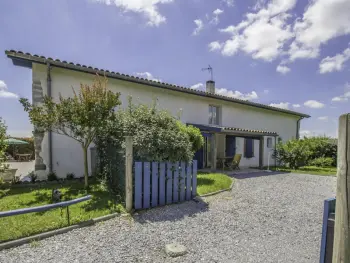 Gite à Cagnotte,Gîte avec piscine, jardin et WiFi à 35 min de l'océan et proches Pays Basque et Espagne FR-1-360-246 N°830065