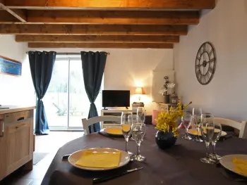 Gite à Sartilly,Charmante maison près de la baie du Mont St-Michel, idéale pour couples ou familles, jardin privé, parking FR-1-362-473 N°830071