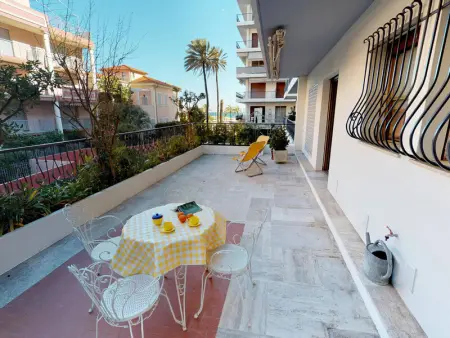 Appartement à Menton, Charmant 2P avec terrasse, garage privé, proche centre et plages de Menton - L879851