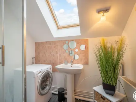 Spacieux gîte 4 chambres avec jardin privé, cheminée et équipements complets, idéal famille et amis - Photo 8