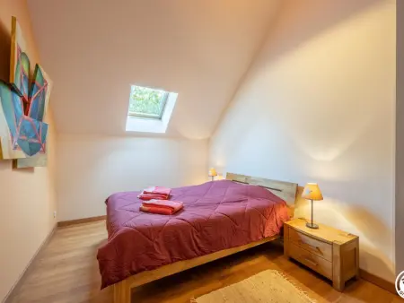 Spacieux gîte 4 chambres avec jardin privé, cheminée et équipements complets, idéal famille et amis - Photo 9