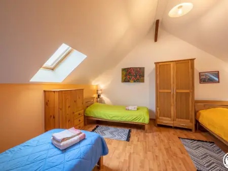 Spacieux gîte 4 chambres avec jardin privé, cheminée et équipements complets, idéal famille et amis - Photo 10