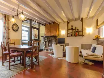 Agriturismo a Saint Hilaire sous Romilly,Gîte rénové avec 3 chambres doubles, terrasse privée, équipements inclus, proche de Romilly et Nogent FR-1-543-72 N°830116