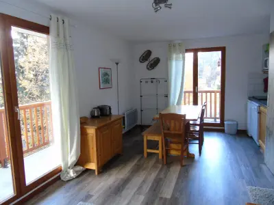 Appartement à Valfréjus, Appartement cosy 2 P+Cabine pour 6, proche pistes et commerces, vue Parc Vanoise - L947276