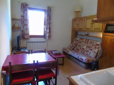 Appartement à Valfréjus, Charmant 2 Pièces Mezzanine - Proche Télécabine, Commerces et Ski - Parking Gratuit - L879912