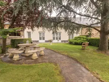 Gîte in Bonnœuvre,Maison familiale avec piscine, grand jardin clos et équipements de loisirs FR-1-306-898 N°830121