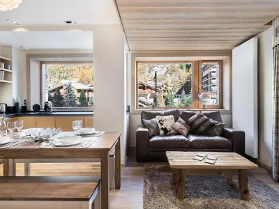 Appartement à Val d'Isère, Duplex rénové avec parking, proche centre et remontées, navette et bus à deux pas - L952728