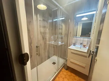 Charmant studio mezzanine avec WiFi, coin cabine, proche pistes, Les Angles - Photo 3