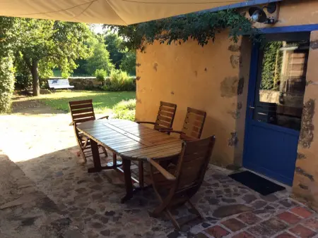 Gîte familial restauré en pleine nature avec terrasse, proche forêt, idéal pour groupes et PMR - Photo 1