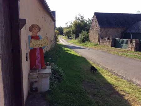 Gîte familial restauré en pleine nature avec terrasse, proche forêt, idéal pour groupes et PMR - Photo 3