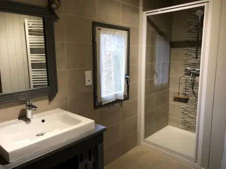 Gîte familial restauré en pleine nature avec terrasse, proche forêt, idéal pour groupes et PMR - Photo 19