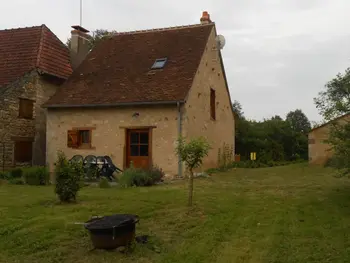 Cottage in Lignac,Maison de Caractère Rénovée avec Jardin, Terrasse, et Proche du Château Guillaume FR-1-591-131 N°830197