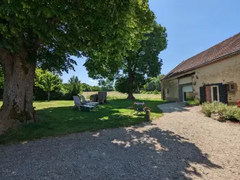 Gite à Pouligny Notre Dame,Grande ferme rénovée avec jardin et loisirs à proximité FR-1-591-155 N°830202