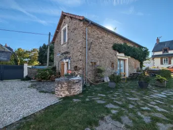 Gite à Pérassay,Maison de charme en pierre avec terrasse privative, grand terrain, jeux pour enfants, proche activités nautiques FR-1-591-172 N°830207