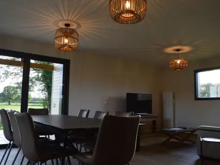 Maison éco-responsable avec terrasse, jardin privé et aménagement fauteuil roulant à Pouligny-Saint-Martin - Photo 1