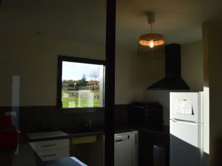 Maison éco-responsable avec terrasse, jardin privé et aménagement fauteuil roulant à Pouligny-Saint-Martin - Photo 9