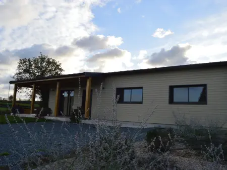 Maison éco-responsable avec terrasse, jardin privé et aménagement fauteuil roulant à Pouligny-Saint-Martin - Photo 16