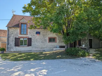 Gite à Treilles en Gâtinais,Maison de campagne rénovée à 1h de Paris, avec jardin clos, 4 chambres et équipements familiaux FR-1-590-164 N°830260