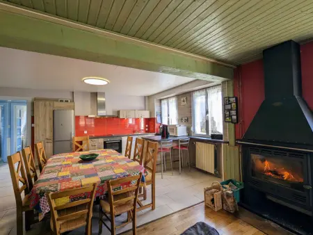 Gîte spacieux en ancienne ferme rénovée, idéal pour familles et amis – proche randos et sites touristiques - Photo 3