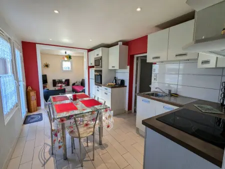 Chalet familial avec grand jardin et équipements pour enfants, à 500m du centre de Ban-sur-Meurthe - Photo 2