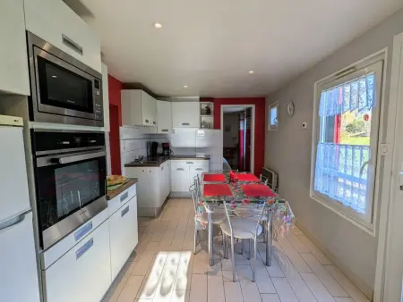 Chalet familial avec grand jardin et équipements pour enfants, à 500m du centre de Ban-sur-Meurthe - Photo 4