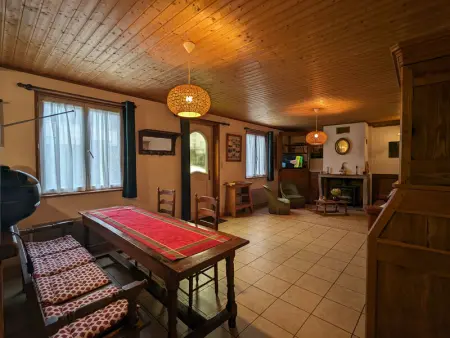 Maison Vosgienne Charmante: 2 Chambres, Cheminée, Proche Gérardmer, Parfaite pour Familles et Fêtes - Photo 3