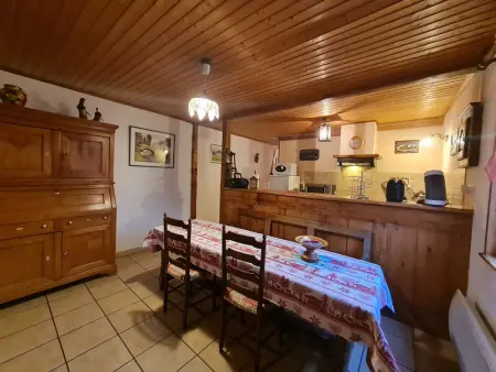 Maison Vosgienne Charmante: 2 Chambres, Cheminée, Proche Gérardmer, Parfaite pour Familles et Fêtes - Photo 6