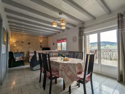 Gite à Cornimont, Charmant chalet de montagne avec terrasse et vue imprenable - L830328