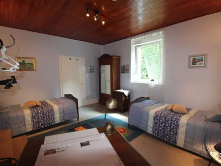 Gîte Confortable en Pleine Forêt avec Étang, Idéal pour Familles et Amis - Photo 12