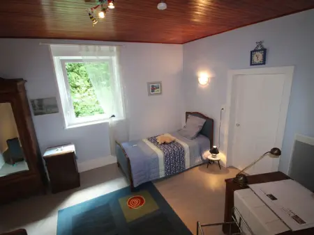 Gîte Confortable en Pleine Forêt avec Étang, Idéal pour Familles et Amis - Photo 14