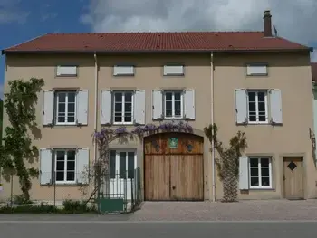 Casa rural en Velotte et Tatignécourt,Gîte moderne avec billard et poêle à bois, proche de Mirecourt et Vittel, animaux bienvenus FR-1-589-180 N°830382