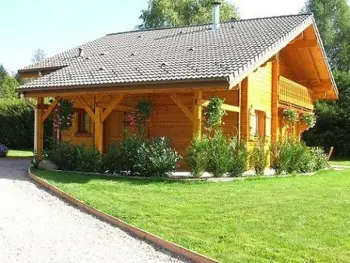 Casa rural en Saint Nabord,Chalet haut de gamme avec sauna, terrasse et jardin près de la montagne vosgienne FR-1-589-185 N°830384