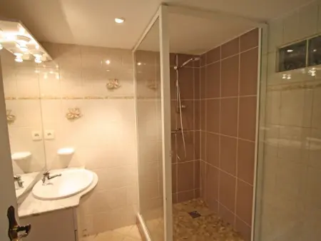 Gîte authentique avec terrasse couverte, 16 km de Gérardmer, 4 chambres, équipement bébé, Wi-Fi inclus - Photo 17