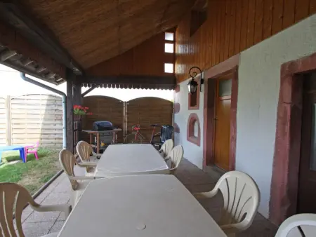 Gîte authentique avec terrasse couverte, 16 km de Gérardmer, 4 chambres, équipement bébé, Wi-Fi inclus - Photo 18