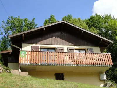 Casa rural en Rochesson,Chalet cosy en bordure de forêt avec wifi, terrasse et équipements complets à Rochesson FR-1-589-235 N°830410