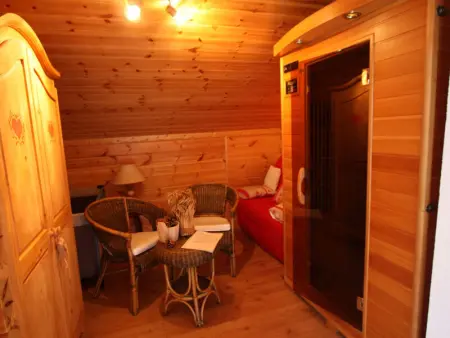 Chalet chaleureux avec sauna, terrain, terrasse et babyfoot à Saint-Nabord - Photo 2