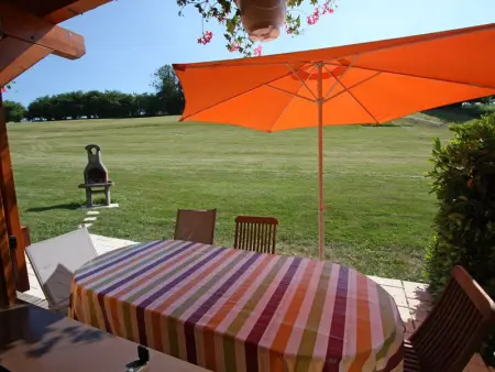 Chalet chaleureux avec sauna, terrain, terrasse et babyfoot à Saint-Nabord - Photo 14