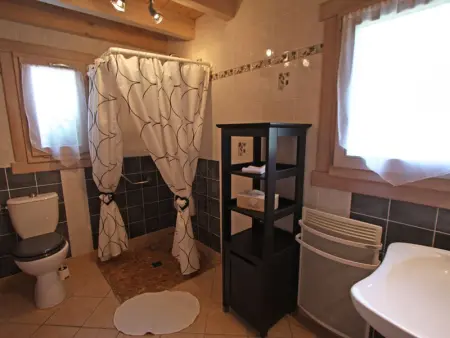 Chalet chaleureux avec sauna, terrain, terrasse et babyfoot à Saint-Nabord - Photo 26